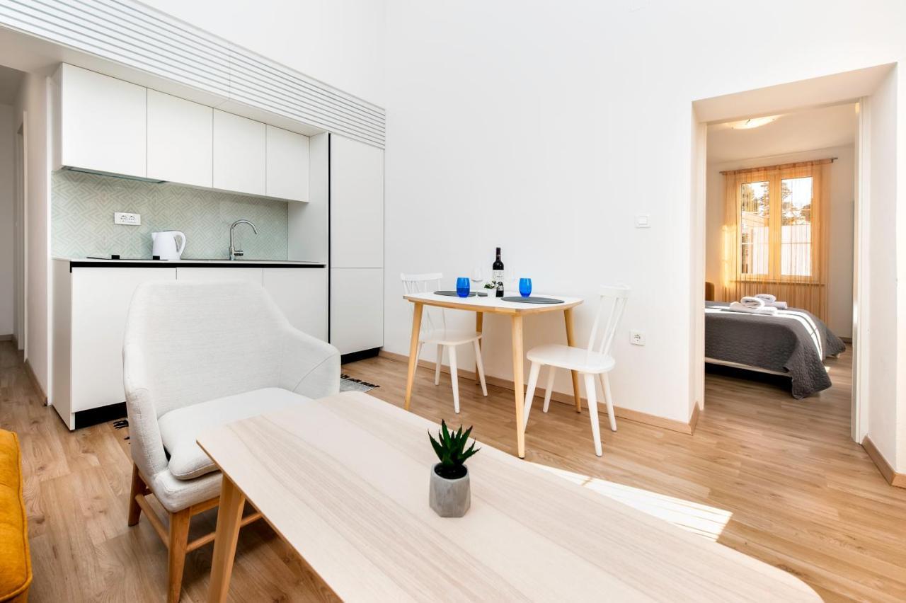 City Comfort Apartments Ровинь Экстерьер фото