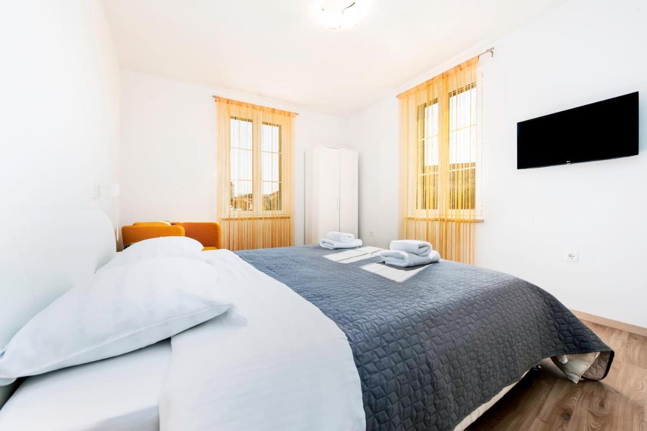 City Comfort Apartments Ровинь Экстерьер фото
