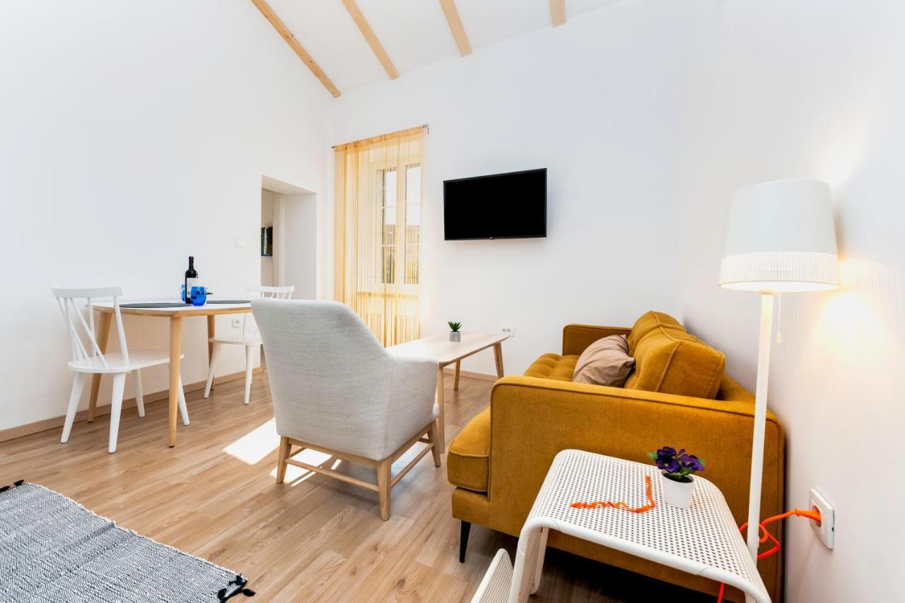City Comfort Apartments Ровинь Экстерьер фото
